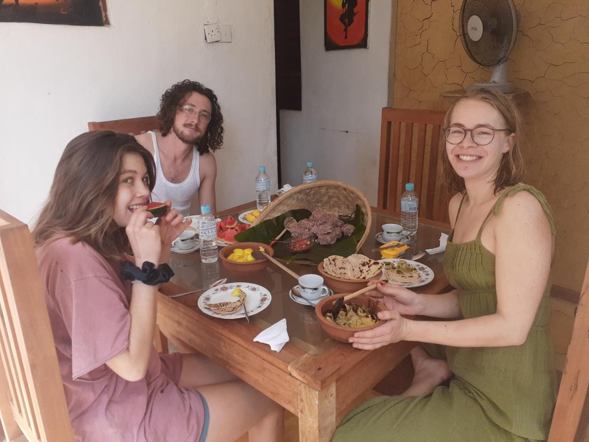 Pahalagawattha Homestay 우나와투나 외부 사진