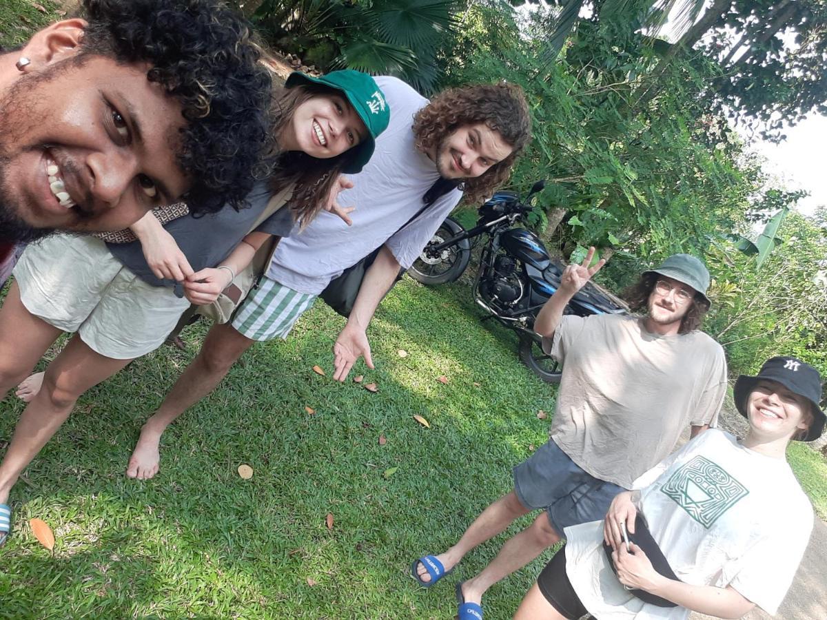 Pahalagawattha Homestay 우나와투나 외부 사진