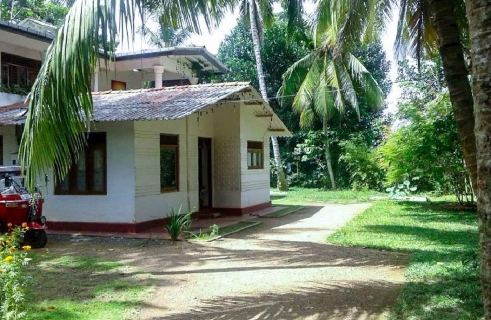 Pahalagawattha Homestay 우나와투나 외부 사진